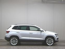 Weiss Gebraucht 2021 Skoda Karoq Style SUV | 20.480 €
