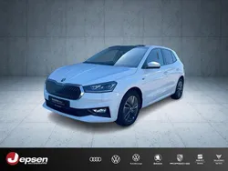 Moonweiss metallic Gebraucht 2024 Skoda Fabia Drive Kleinwagen | 21.970 € (Fairer Preis)