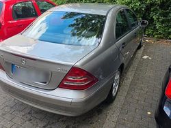 Grau Gebraucht 2003 Mercedes C200 Classic Limousine | 1.550 € (Fairer Preis)