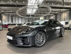 Porsche Panamera 4