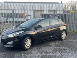 Schwarz Gebraucht 2014 Hyundai i30 Edition Limousine | 6.900 € (Fairer Preis)