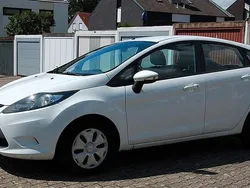 Weiß Gebraucht 2010 Ford Fiesta Trend Kleinwagen | 2.480 € (Guter Preis)