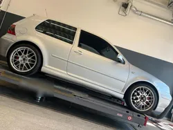 Silber Gebraucht 2002 VW Golf IV GTI Limousine | 15.000 €