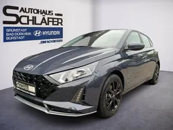 Aurora grey / met Gebraucht 2024 Hyundai i20 Trend Limousine | 20.480 € (Etwas zu teuer)