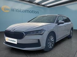 Weiß Gebraucht 2025 Skoda Superb Kombi | 31.049 € (Guter Preis)