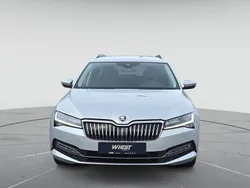 Brillantsilber metallic Gebraucht 2022 Skoda Superb Style Kombi | 26.880 € (Guter Preis)