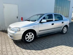 Grau Gebraucht 2001 Opel Astra Kleinwagen | 1.700 € (Fairer Preis)