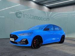 Blau Neu 2025 Ford Focus Limousine | 42.099 € (Fairer Preis)
