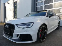 Gletscherweiß metallic Gebraucht 2019 Audi RS3 Sportback Sport Kleinwagen | 47.900 € (Etwas zu teuer)