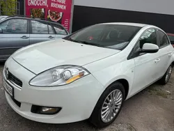 Weiß Gebraucht 2009 Fiat Bravo Kleinwagen | 2.999 € (Etwas zu teuer)