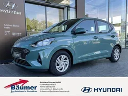 Grün Neu 2025 Hyundai i10 Select Kleinwagen | 15.890 € (Fairer Preis)