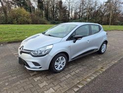 Silber Gebraucht 2018 Renault Clio IV LIMITED Kleinwagen | 7.500 € (Fairer Preis)