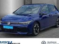 Blau Gebraucht 2024 VW Golf VIII R-line Limousine | 35.490 € (Etwas zu teuer)