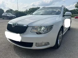 Weiß Gebraucht 2012 Skoda Superb Kombi | 3.250 € (Superpreis)