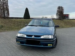 Blau Gebraucht 1992 Renault 19 Limousine | 1.900 €