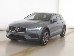 Gebraucht 2024 Volvo V60 CC Kombi | 45.880 € (Etwas zu teuer)