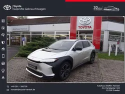 Cosmicsilber metallic Gebraucht 2022 Toyota bZ4X Comfort SUV | 34.990 € (Guter Preis)