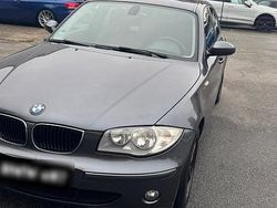 Grau Gebraucht 2006 BMW 118 Kleinwagen | 3.000 € (Fairer Preis)