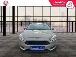 Grau (titangrau metallic) Gebraucht 2017 Ford Focus Trend Limousine | 12.500 € (Fairer Preis)