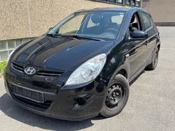 Schwarz Gebraucht 2012 Hyundai i20 Classic Limousine | 1.850 €