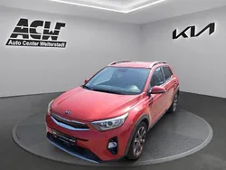Rot Gebraucht 2018 Kia Stonic Spirit SUV | 13.870 € (Fairer Preis)