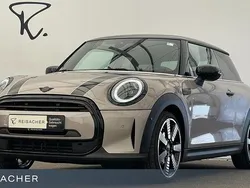 Grau Gebraucht 2022 Mini Cooper Kleinwagen | 25.690 € (Etwas zu teuer)