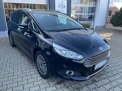 Schwarz Gebraucht 2019 Ford S-MAX Titanium Van / Kleinbus | 23.799 € (Fairer Preis)