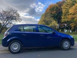 Blau Gebraucht 2009 Opel Astra Limousine | 2.950 € (Fairer Preis)