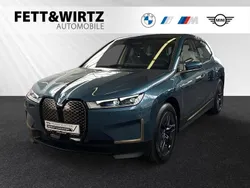 Blau Gebraucht 2024 BMW iX SUV | 48.800 €