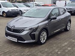 Dolomitgrau Gebraucht 2024 Renault Clio V Evolution Limousine | 21.890 € (Fairer Preis)