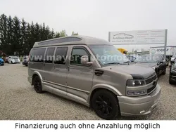 Gold Gebraucht 2022 Chevrolet Express SE Van / Kleinbus | 64.999 €