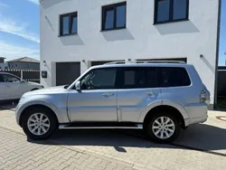 Silber Gebraucht 2010 Mitsubishi Pajero Instyle SUV | 22.800 € (Teuer)