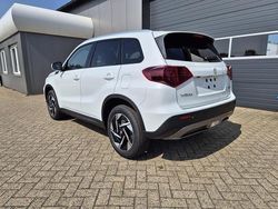 Cool white pearl metallic cool white pearl metallic Neu 2025 Suzuki Vitara Comfort+ SUV | 24.630 € (Fairer Preis)