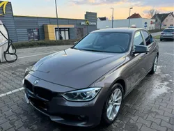 Braun Gebraucht 2013 BMW 318 Limousine | 10.299 € (Fairer Preis)