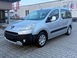 Grau Gebraucht 2011 Peugeot Partner Tepee Tendance Van / Kleinbus | 1.999 €