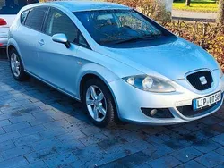 Grau Gebraucht 2009 Seat Leon Comfort Limousine | 2.700 € (Fairer Preis)