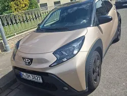 Gold Gebraucht 2023 Toyota Aygo Pulse Kleinwagen | 13.500 € (Guter Preis)