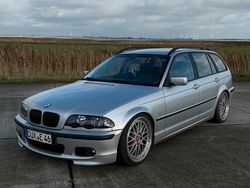 Silber Gebraucht 2000 BMW 330 Kombi | 3.999 €