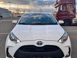 Weiß Gebraucht 2021 Toyota Yaris Limousine | 12.900 € (Superpreis)