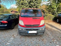 Rot Gebraucht 2003 Opel Vivaro Van / Kleinbus | 2.500 € (Etwas zu teuer)