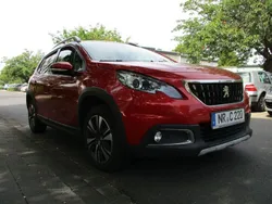 Rot Gebraucht 2016 Peugeot 2008 Allure SUV | 11.490 € (Fairer Preis)