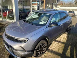 Kontrast grau/quarz silber Gebraucht 2022 Opel Mokka Elegance SUV | 20.990 € (Fairer Preis)