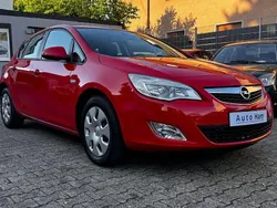 Rot Gebraucht 2012 Opel Astra Edition Limousine | 8.490 € (Fairer Preis)