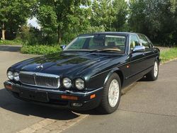 Grün Gebraucht 1996 Daimler Double Six Serie 1 Limousine | 18.500 €