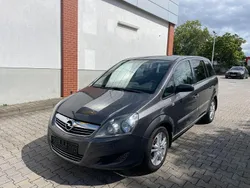 Grau Gebraucht 2009 Opel Zafira Selection Van / Kleinbus | 3.499 € (Fairer Preis)