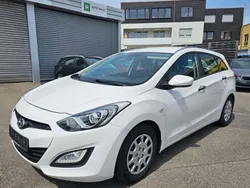 Weiß Gebraucht 2013 Hyundai i30 Classic Kombi | 5.500 € (Guter Preis)