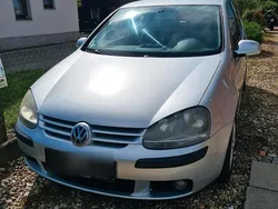 Silber Gebraucht 2004 VW Golf V Kleinwagen | 1.600 € (Guter Preis)