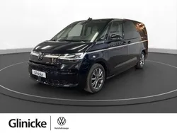Schwarz Gebraucht 2023 VW Multivan Style Van / Kleinbus | 58.380 € (Etwas zu teuer)
