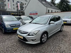 Silber Gebraucht 2011 Hyundai i30 Classic Limousine | 5.999 € (Teuer)