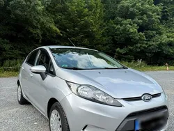 Silber Gebraucht 2011 Ford Fiesta Kleinwagen | 2.990 € (Fairer Preis)